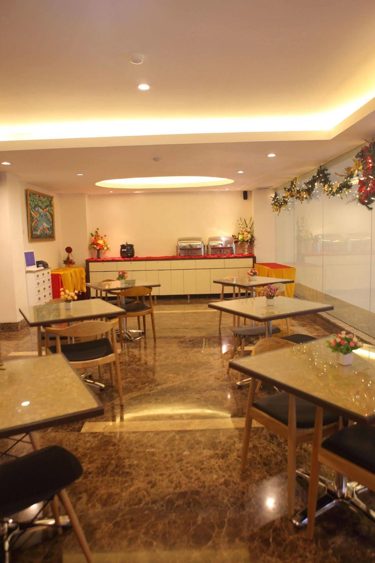 Miko 3* Makassar